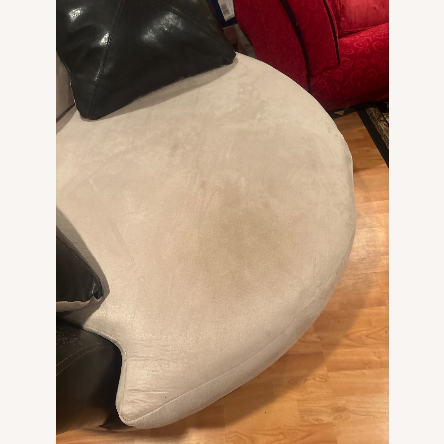 Raymour & Flanigan White Armchair - image-4