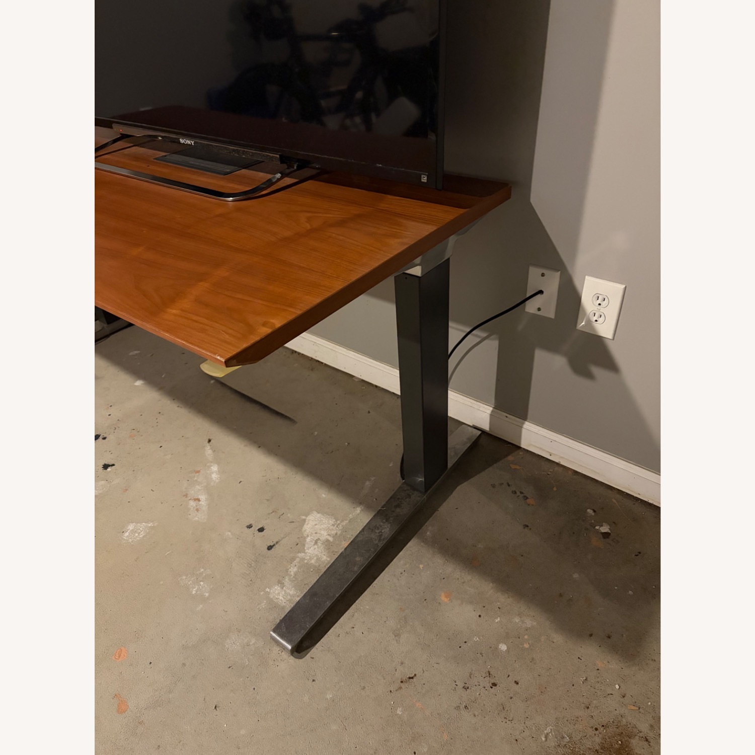 Herman Miller Renew Sit-To-Stand Desk - image-4