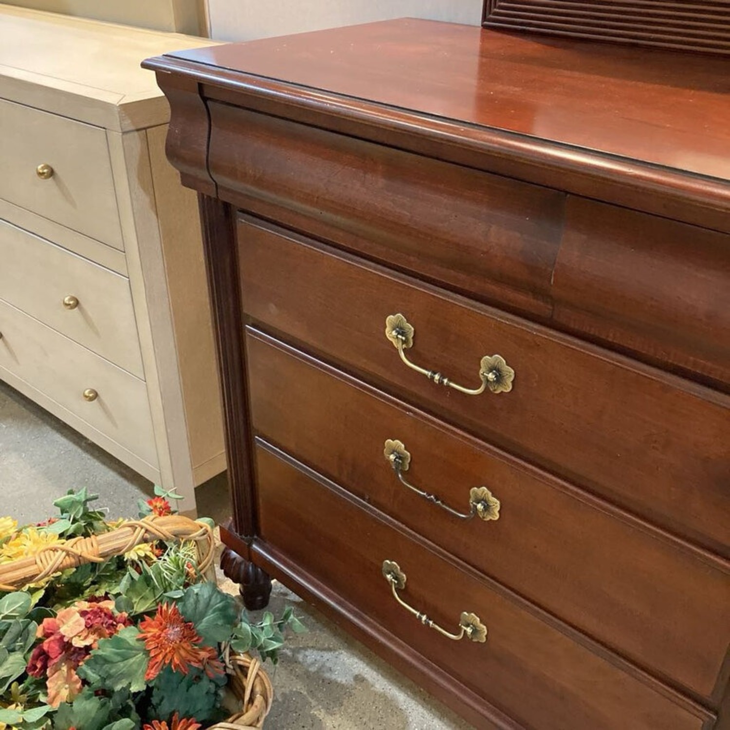 British Classics Dawson 9-Drawer w/ Mirror Dresser - image-7