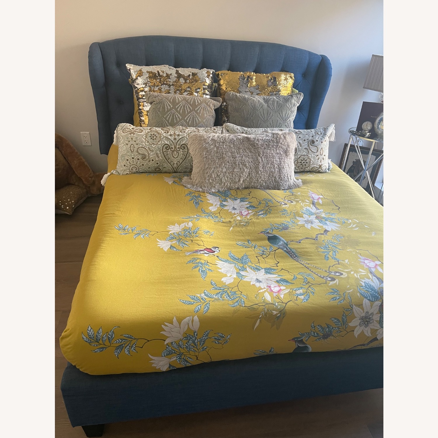 Ross Queen Bed - image-1