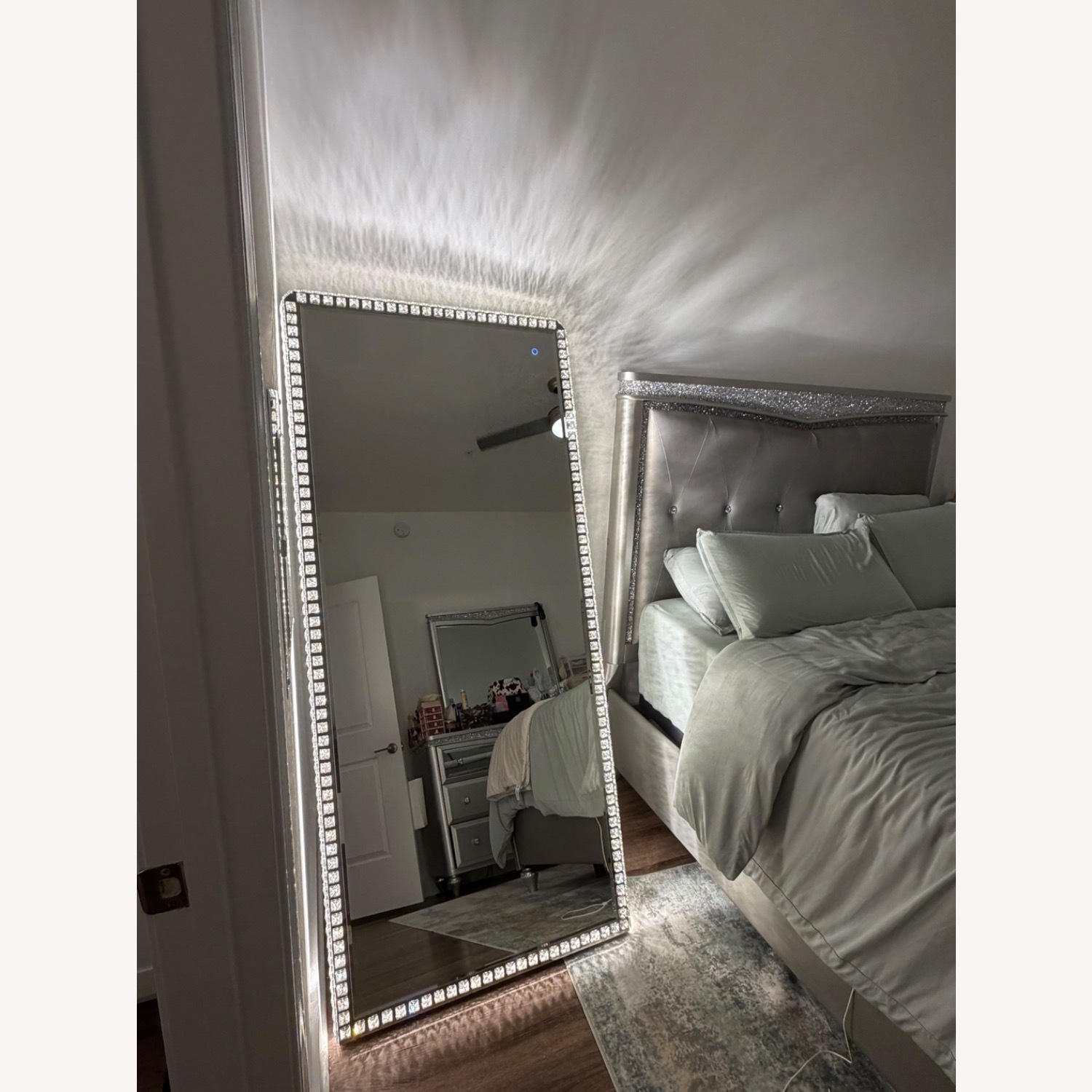Marilyn Illuminated Rectangular Mirror  - image-2
