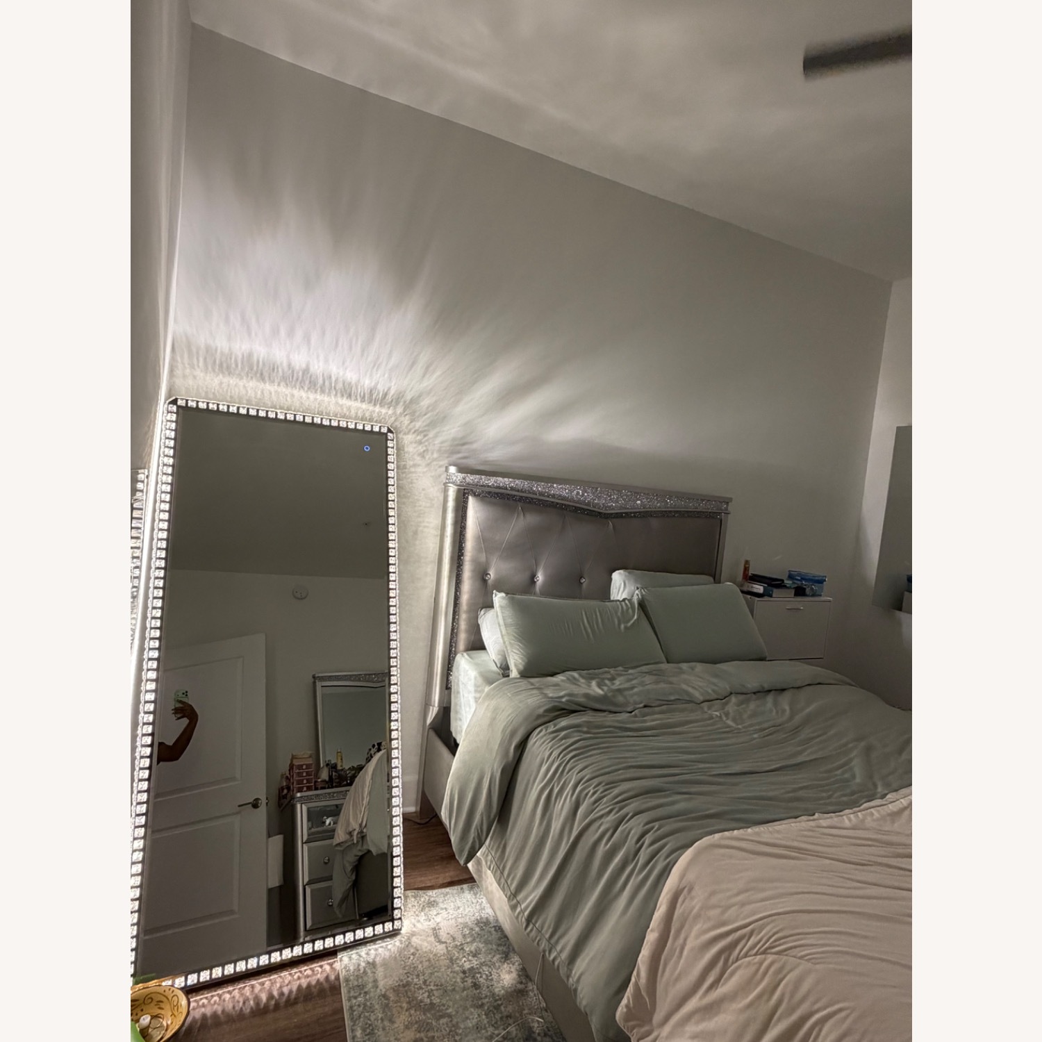 Marilyn Illuminated Rectangular Mirror  - image-1