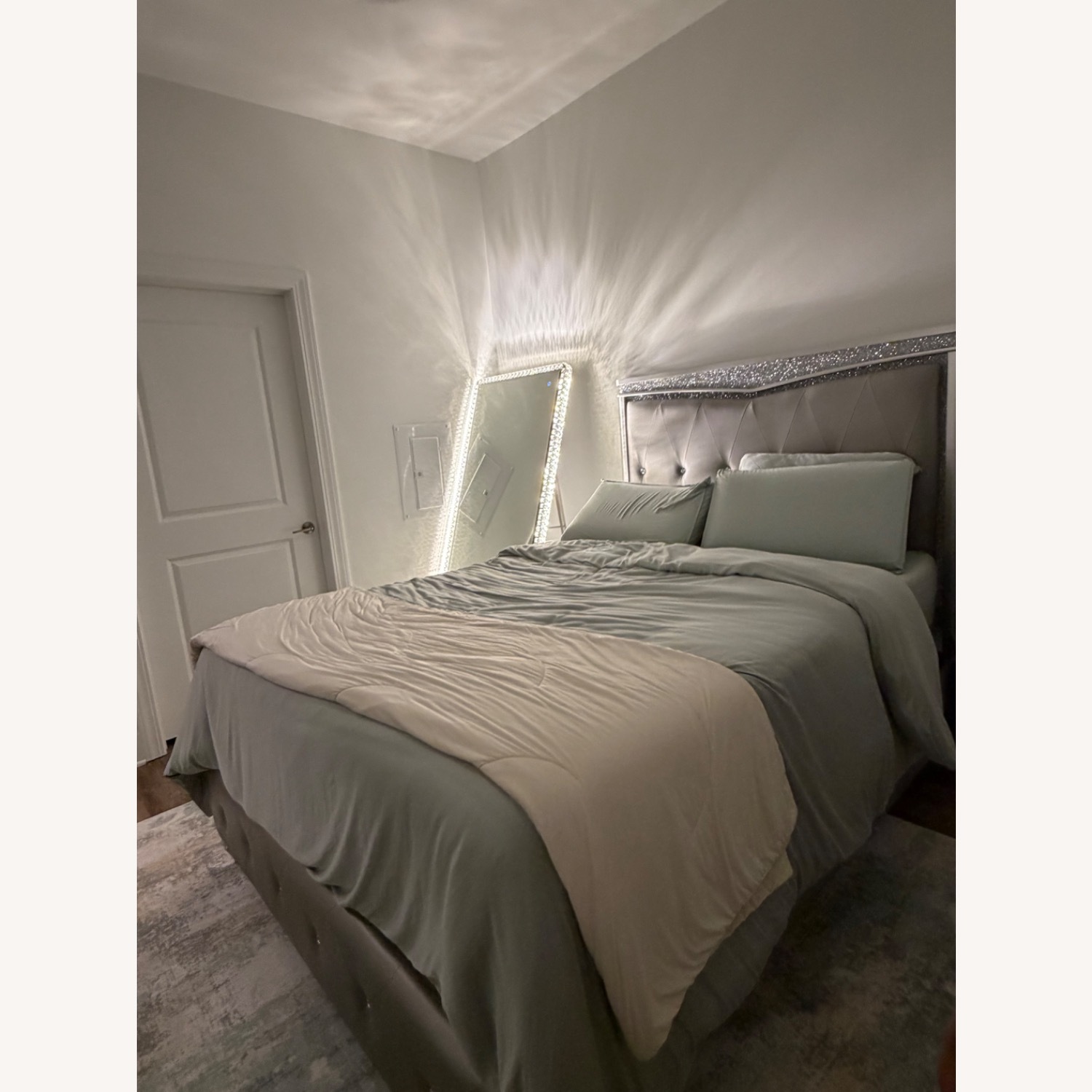 Queen Size Bed with Headboard - image-4