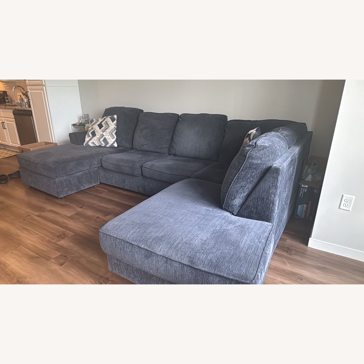 Albar Living Room Sofa - image-3