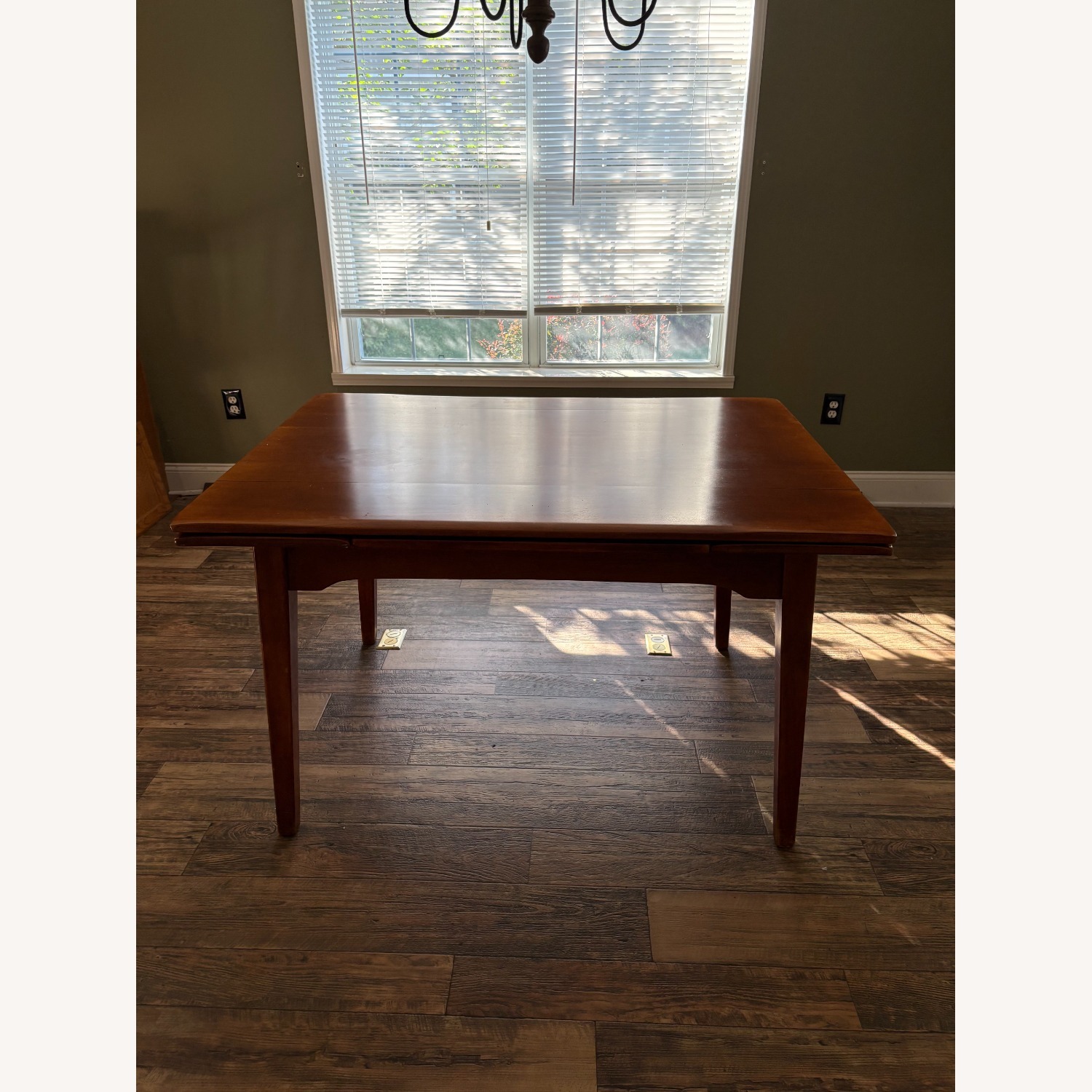 Cushman Table - image-2