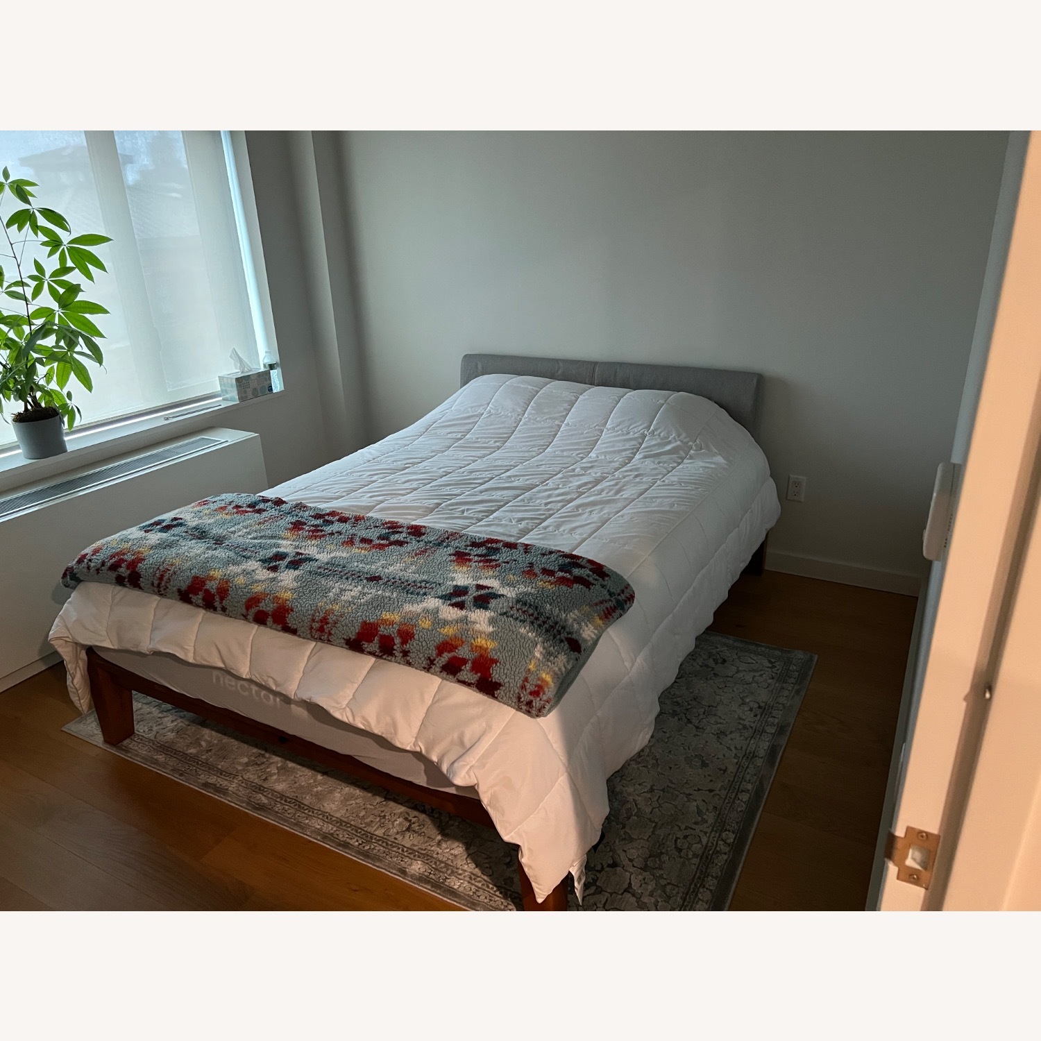 Thuma Natural Wood Queen Bed - image-1