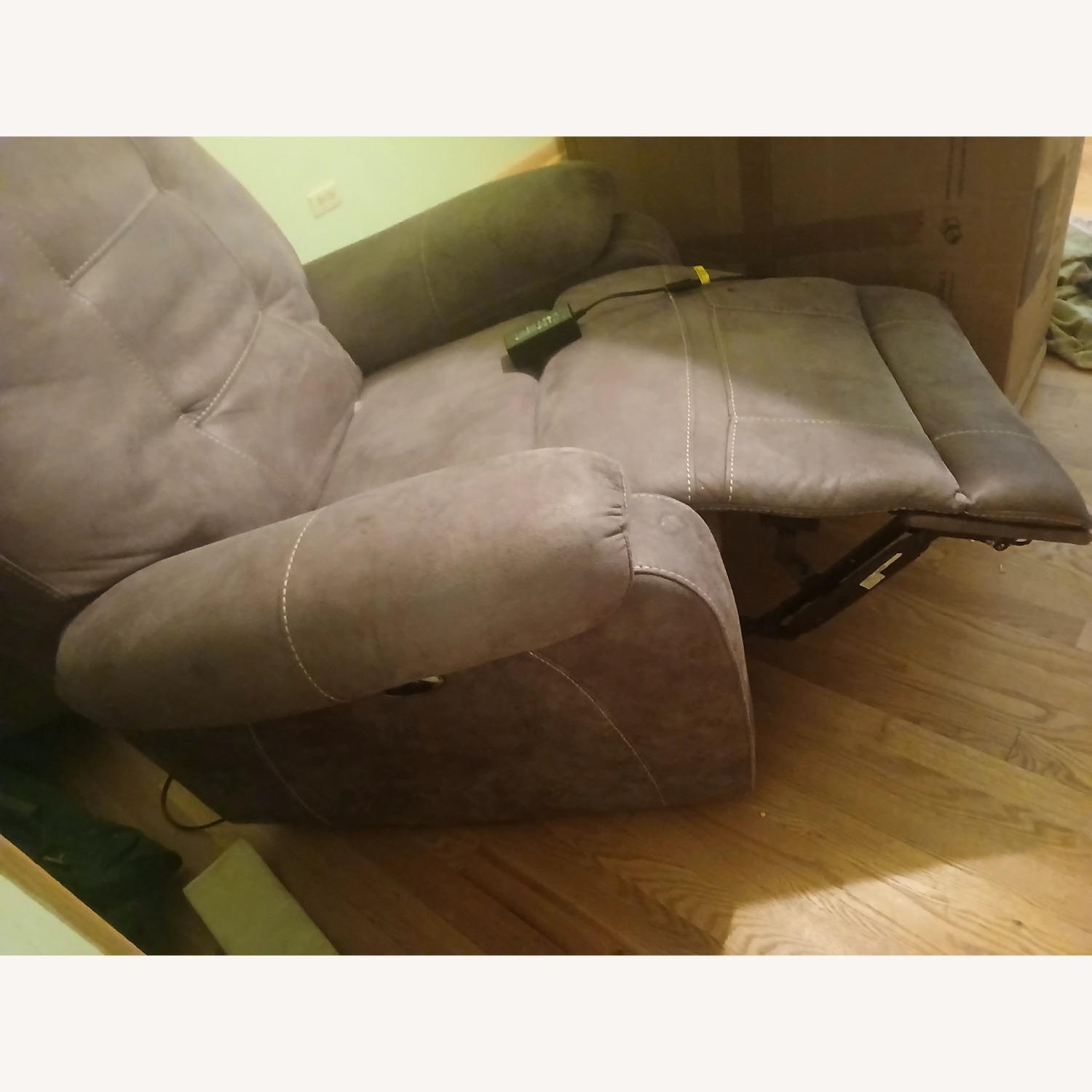 Harlem Furniture Inc Dark Brown Leather Recliner - image-3