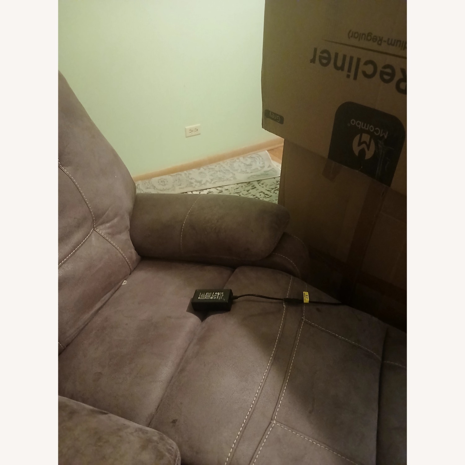 Harlem Furniture Inc Dark Brown Leather Recliner - image-2