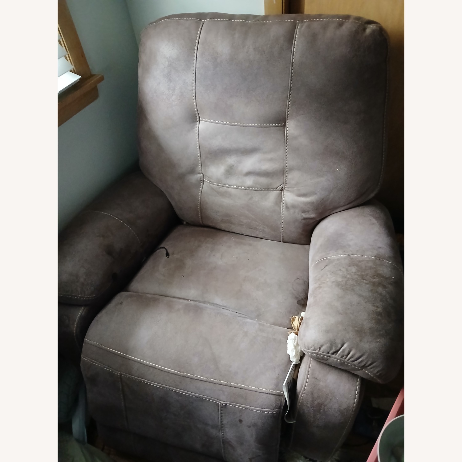 Harlem Furniture Inc Dark Brown Leather Recliner - image-4
