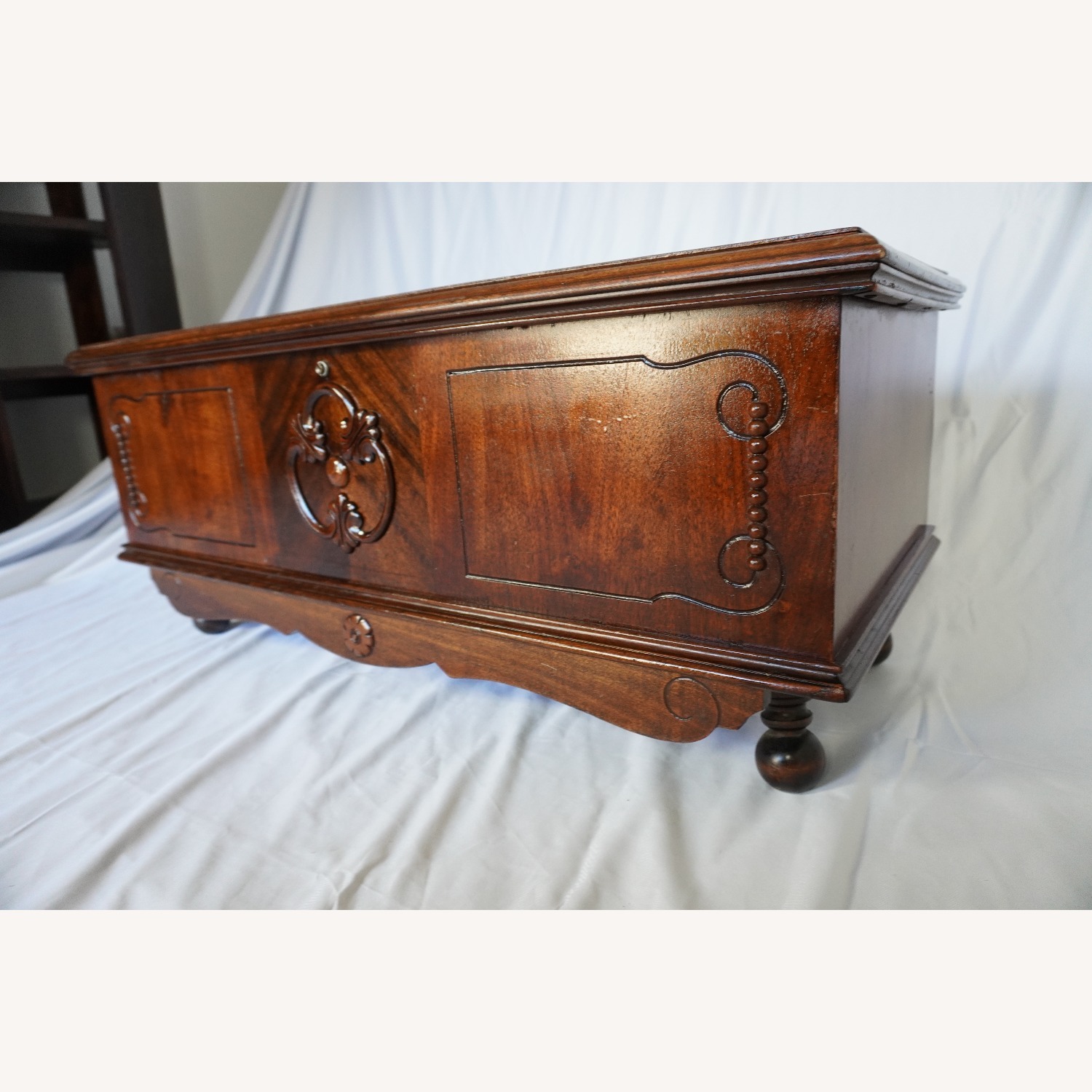 Vintage Cedar Lined Hope Chest Solid Storage Trunk - image-4