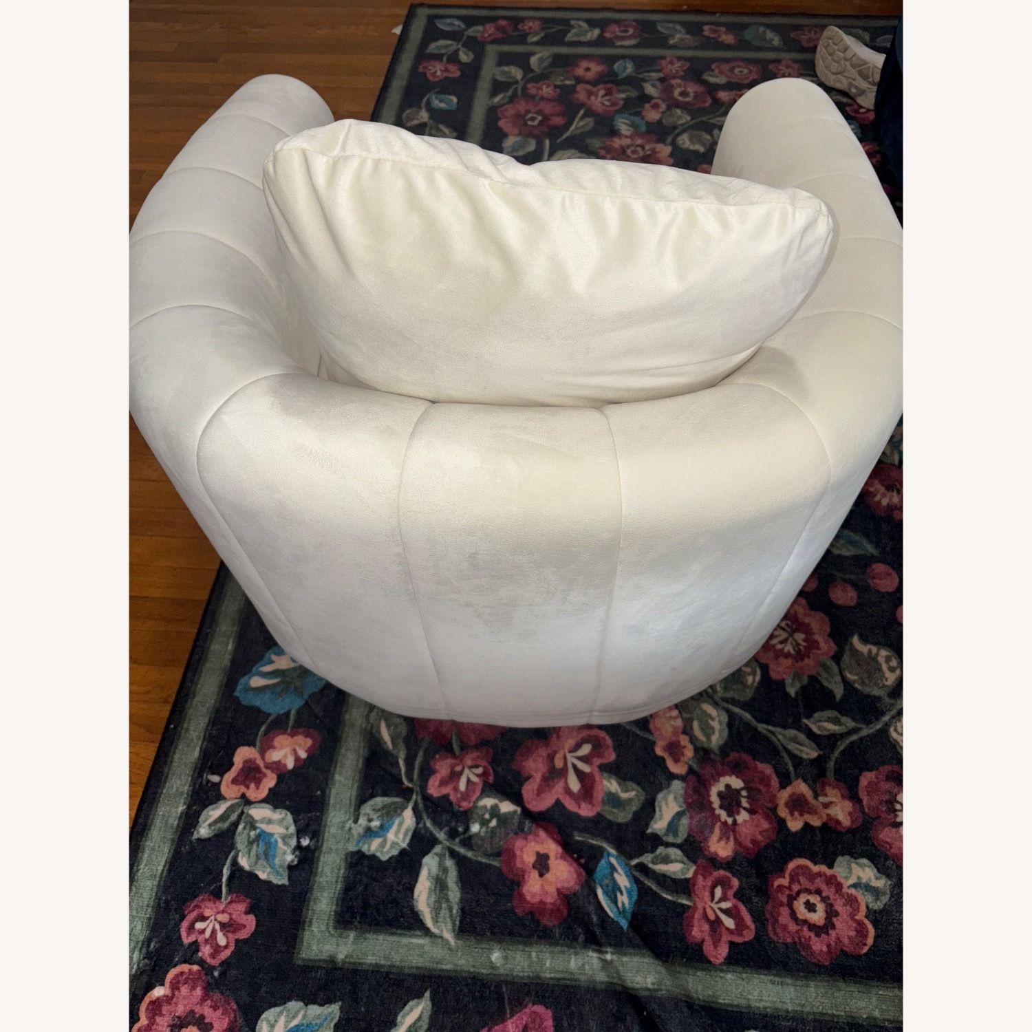 Deria 30.5'' W Velvet Swivel Barrel Chair - image-6