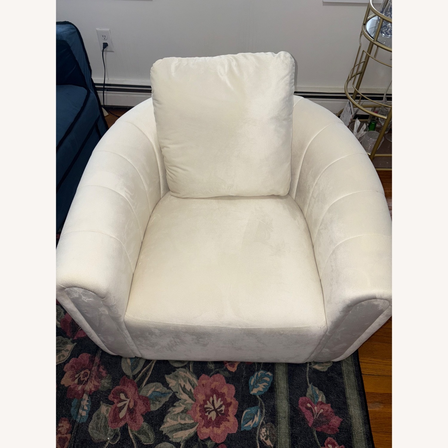 Deria 30.5'' W Velvet Swivel Barrel Chair - image-1