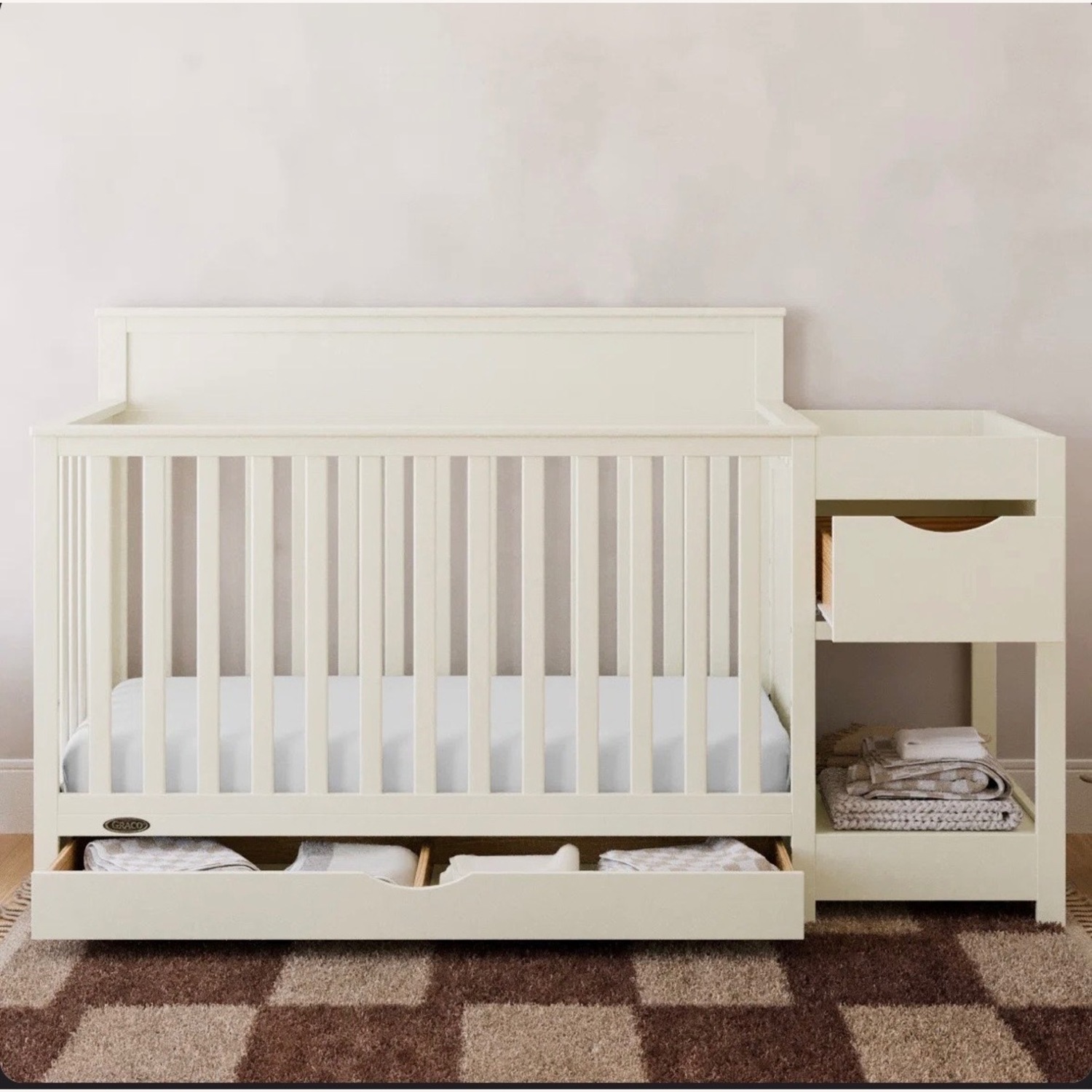 Graco Shiloh Crib - image-1