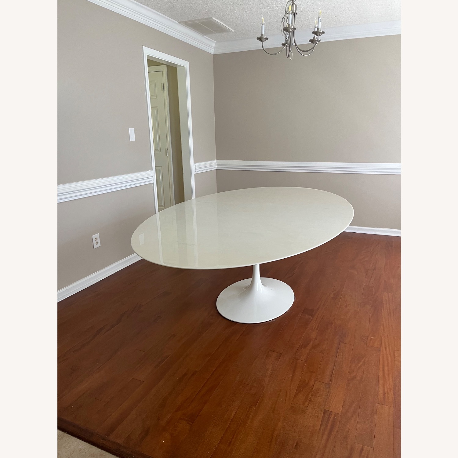 Knoll Saarinen White Marble Dining Table - image-5