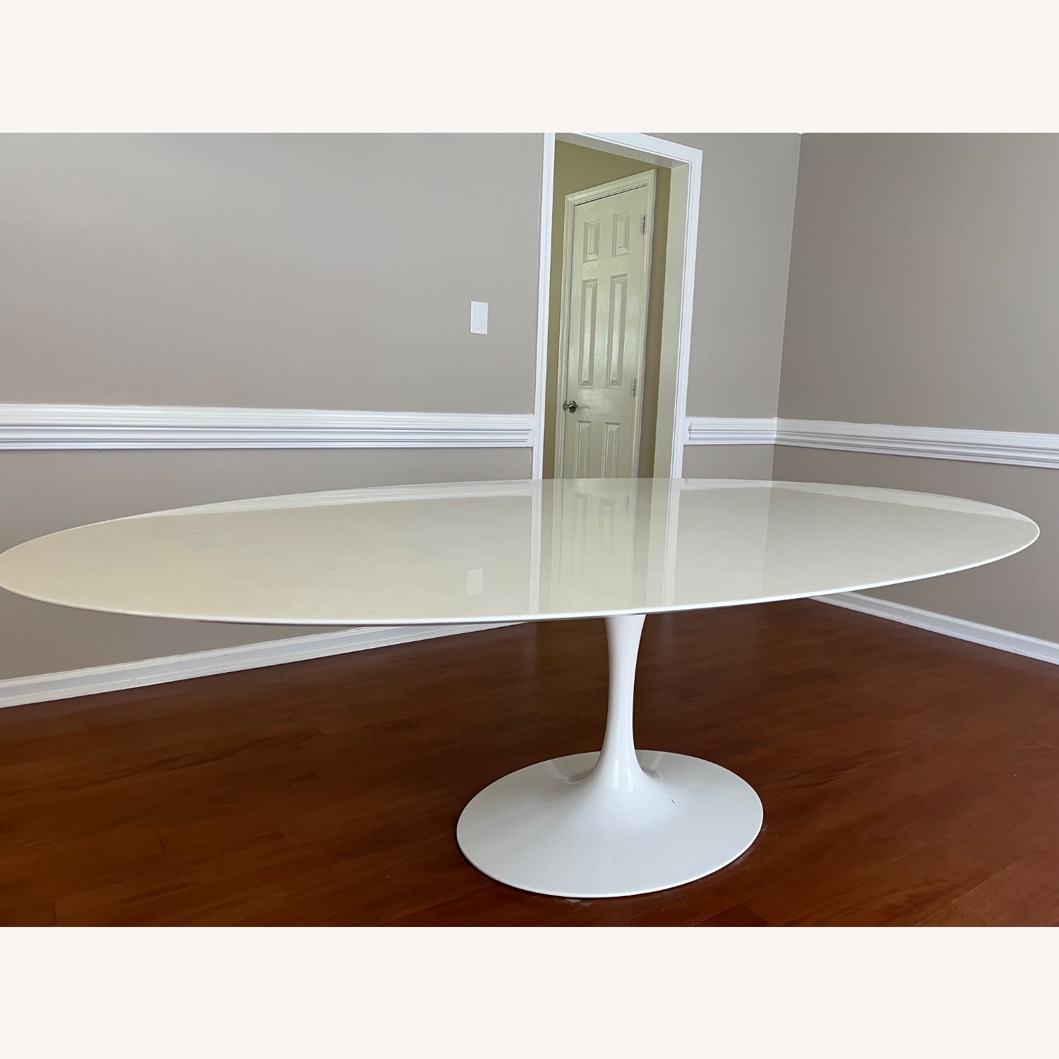 Knoll Saarinen White Marble Dining Table - image-3