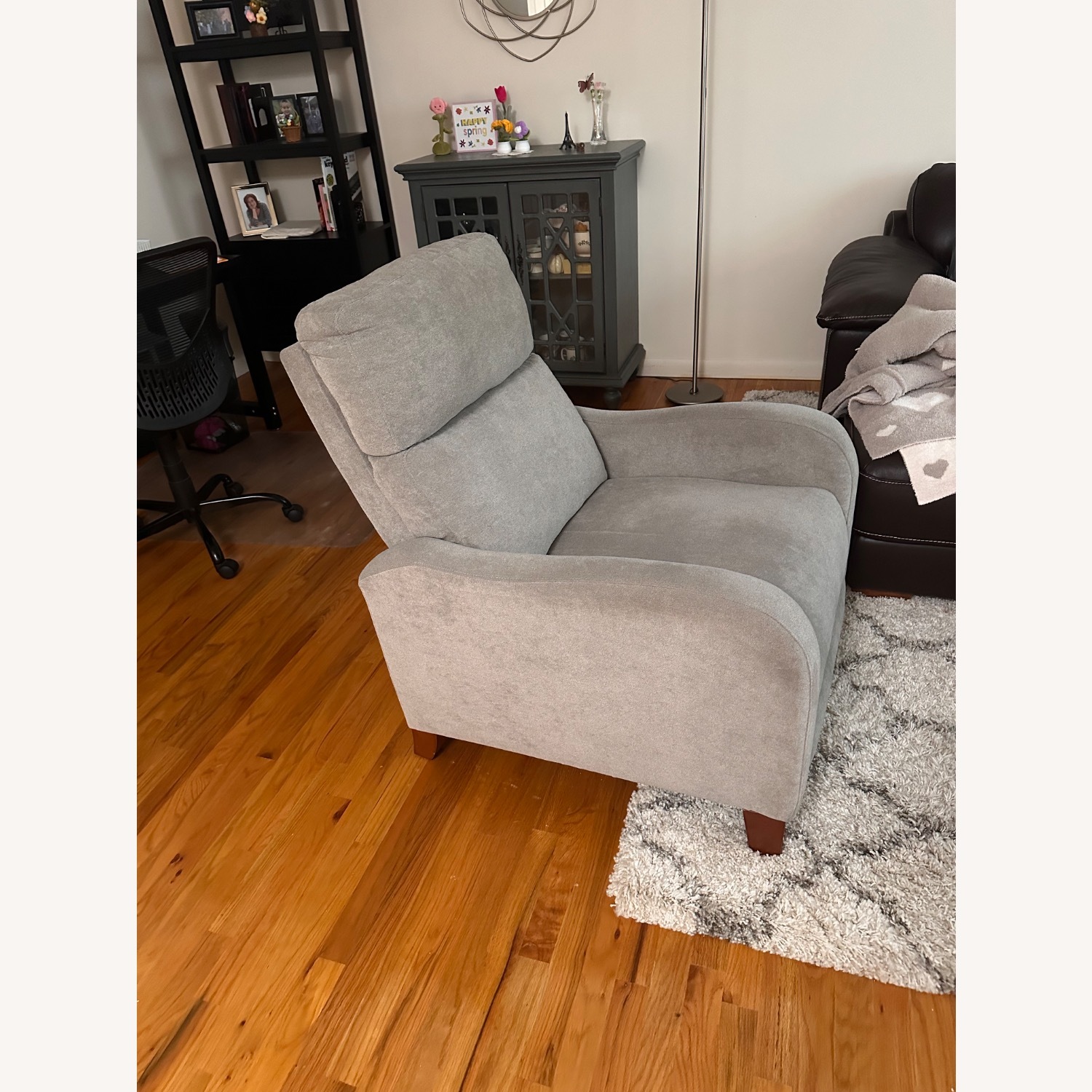 Raymour & Flanigan Tromley Light Gray Fabric Recliner - image-5
