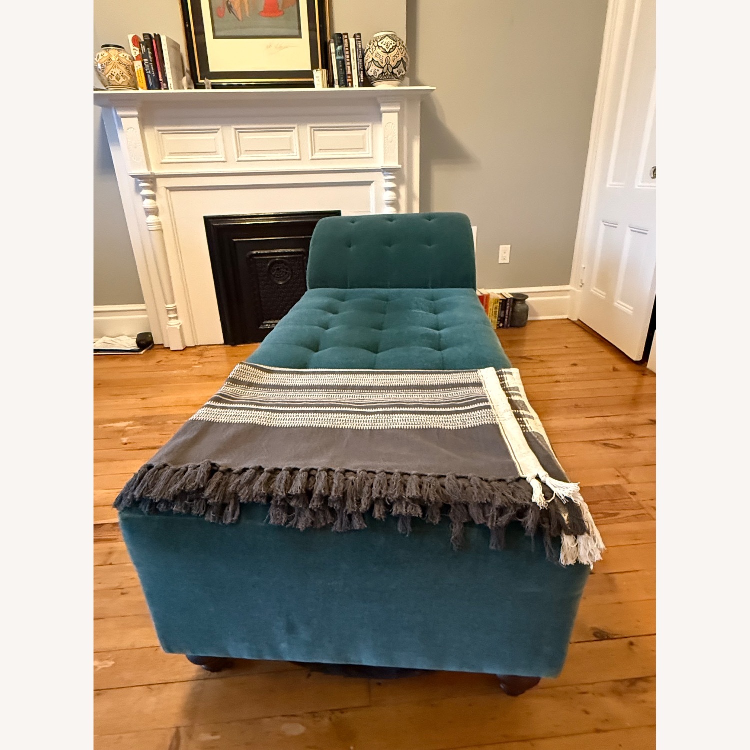 Tufted Chaise Lounge - image-3