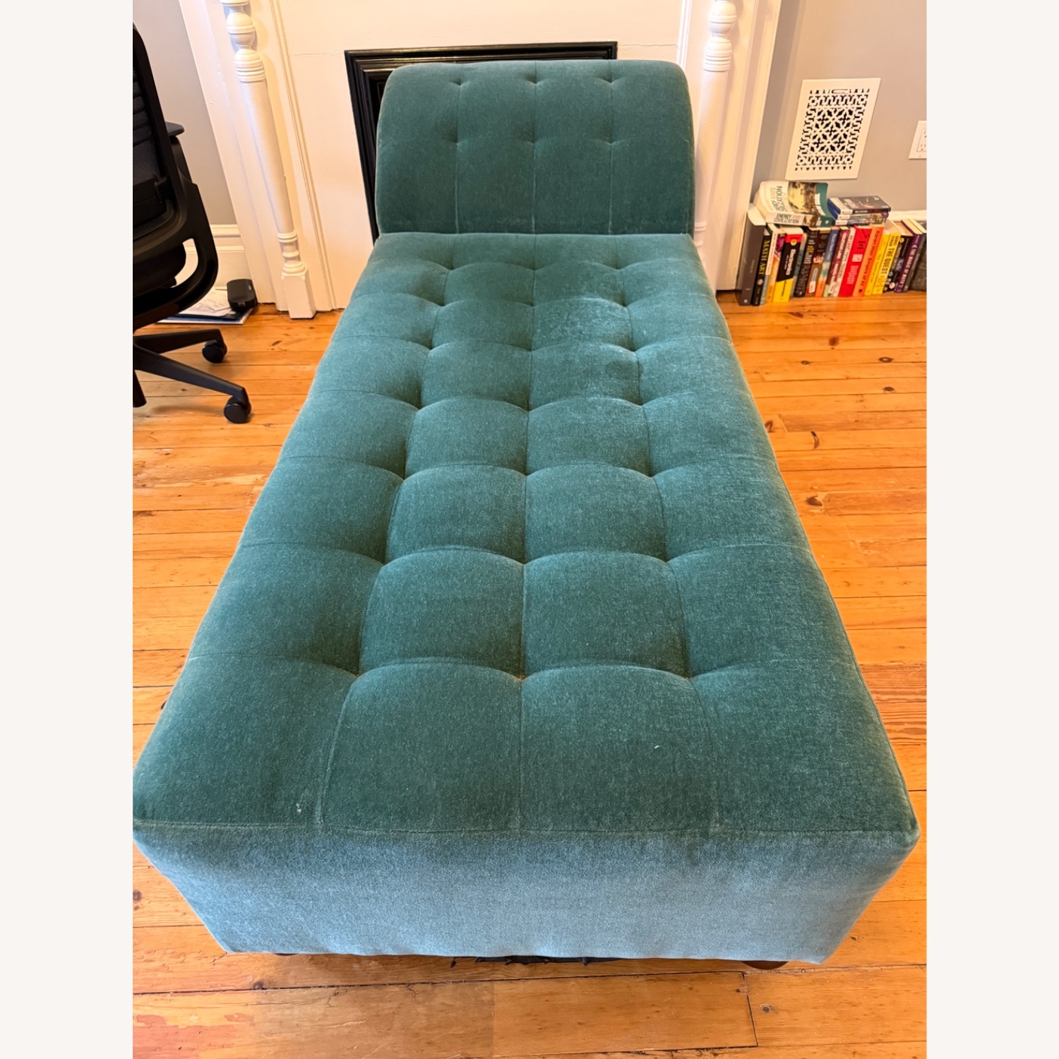 Tufted Chaise Lounge - image-4
