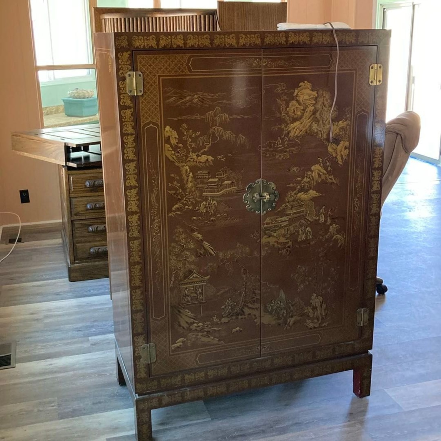 Drexel Heritage Chinoiserie Lacquered Bar Cabinet - image-6