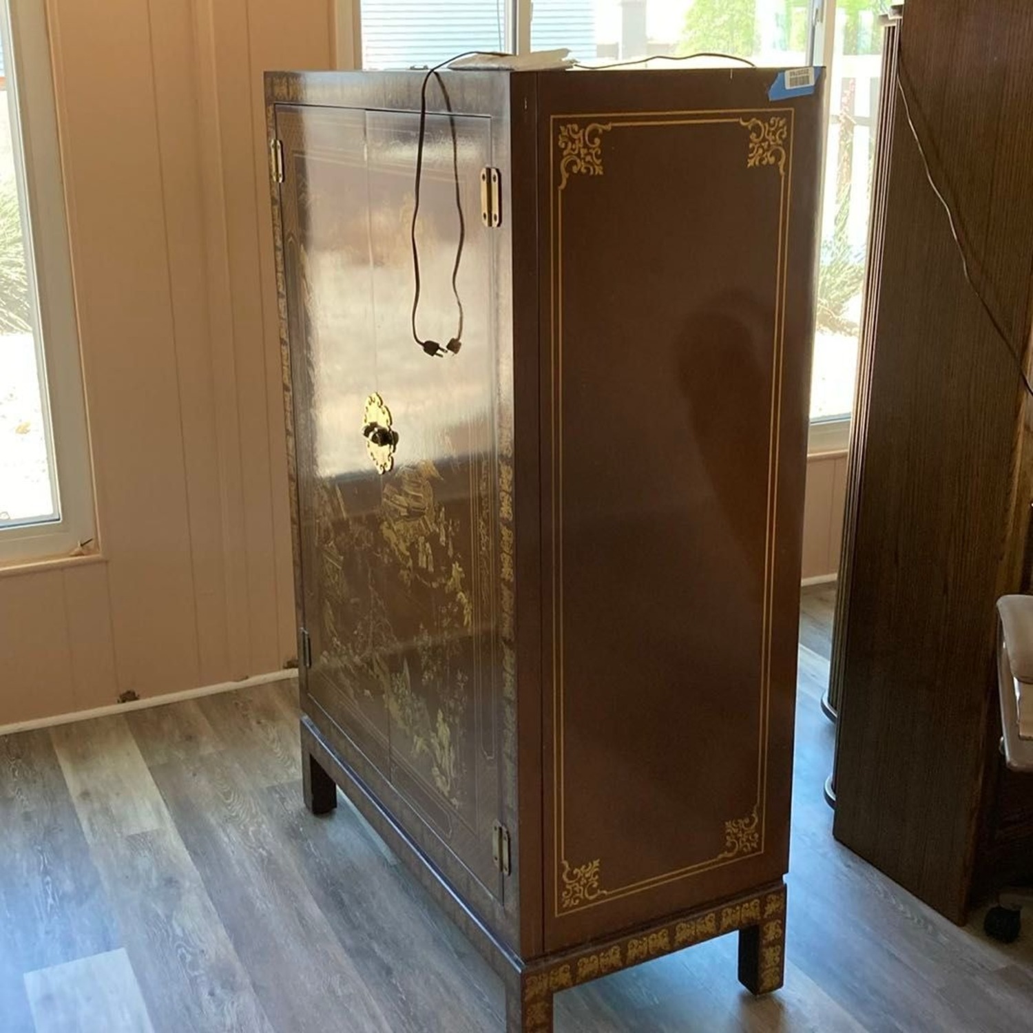  Drexel Heritage Chinoiserie Lacquered Bar Cabinet - image-5