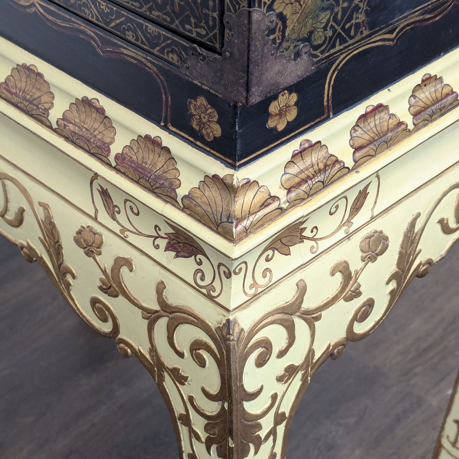 Vintage Chinoiserie Lacquered Jewelry Chest	 - image-4