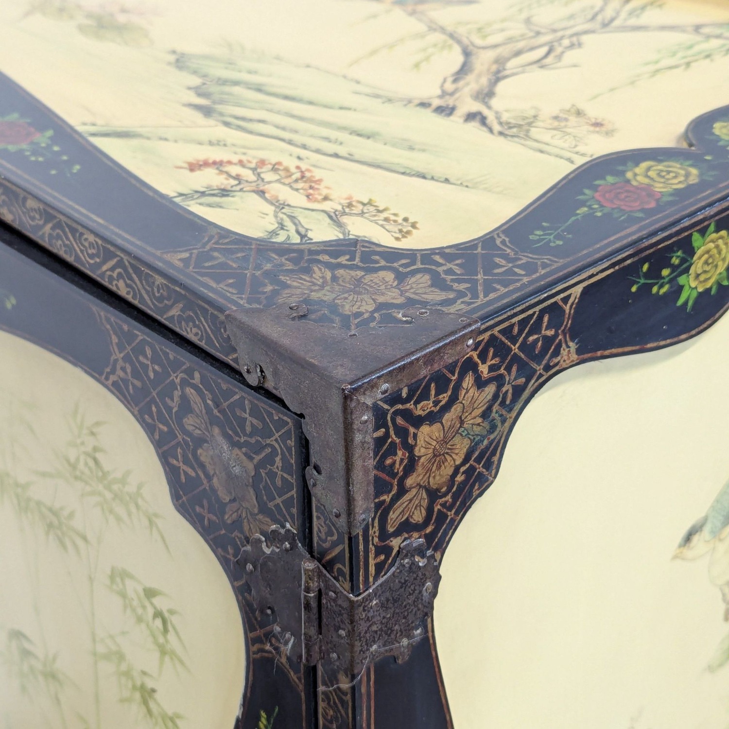 Vintage Chinoiserie Lacquered Jewelry Chest	 - image-5