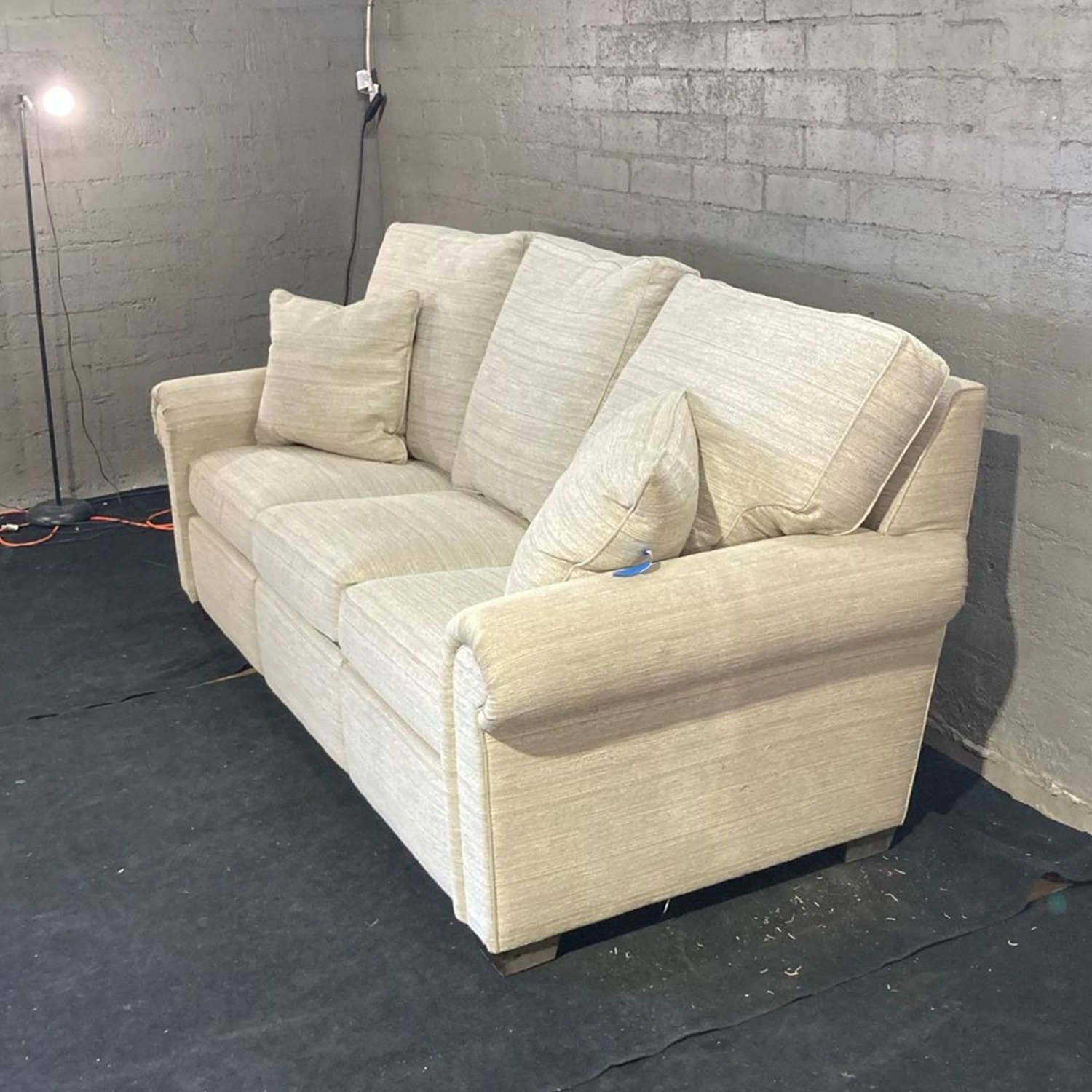 Stickley 3-Seat Sofa in Light Beige With Cushions - image-6