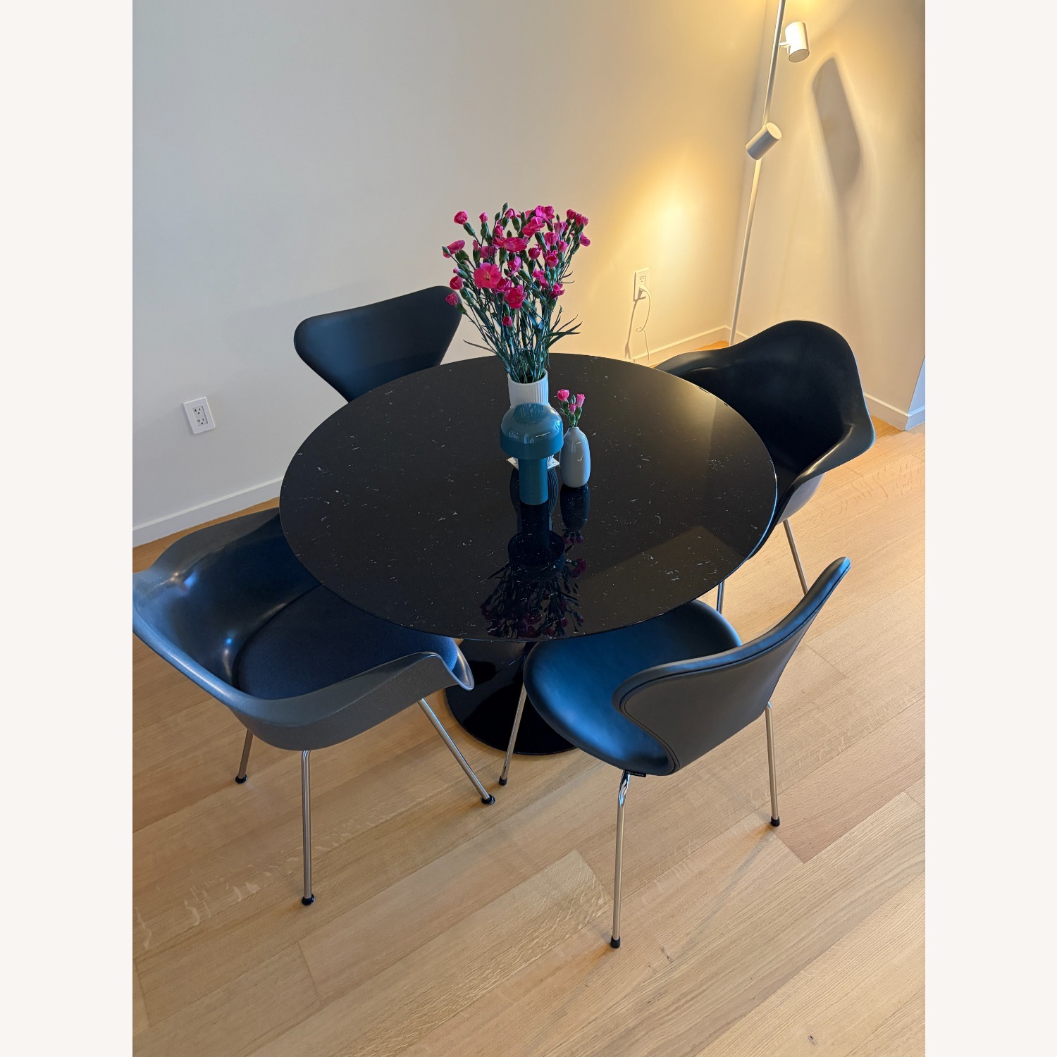 Knoll Saarinen Black Marble Dining Table - 42" - image-8
