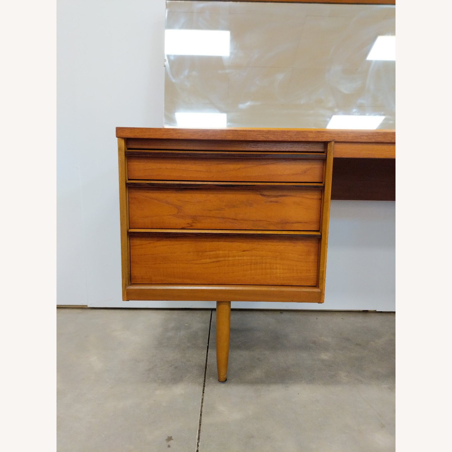 Vintage Mid Century Modern Austinsuite Vanity - image-6