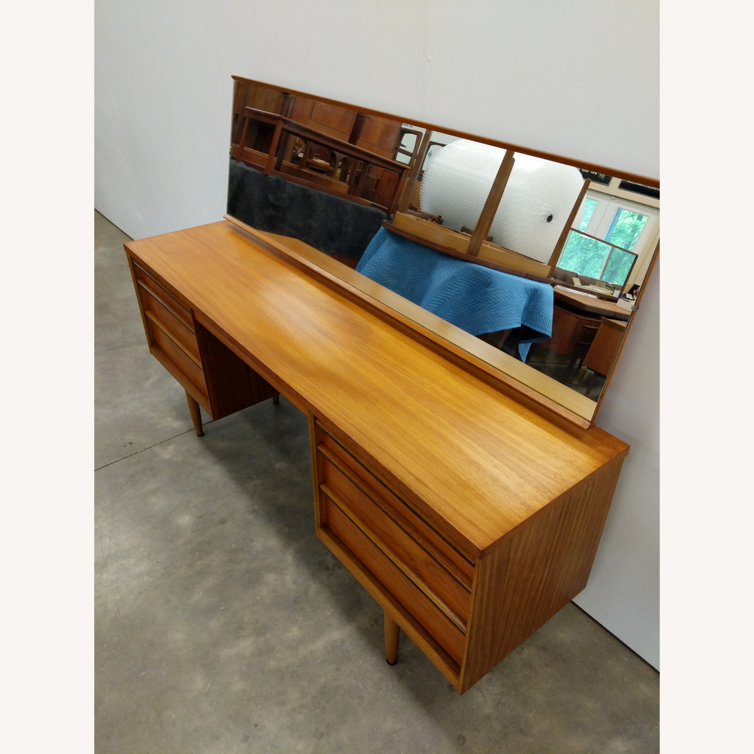 Vintage Mid Century Modern Austinsuite Vanity - image-4