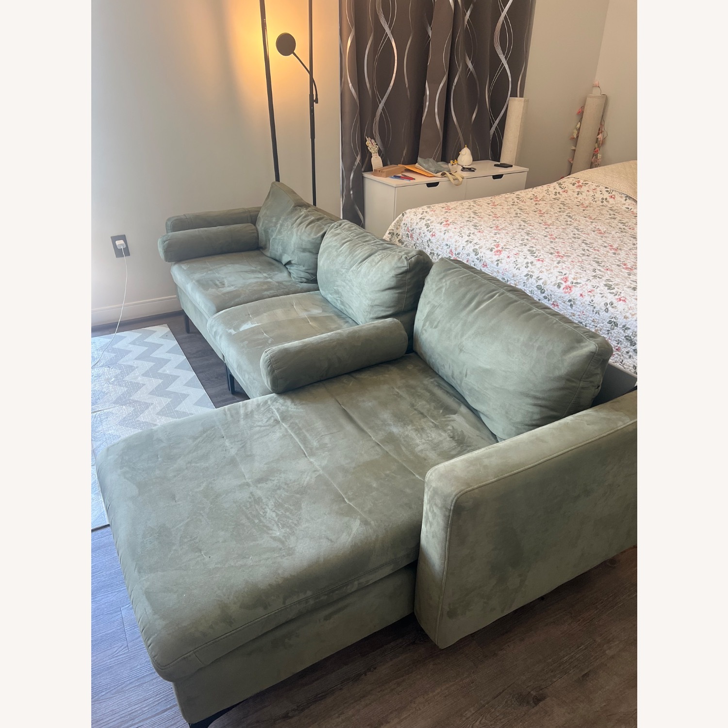 Sofa for 3 person to see the World Cup game - image-1