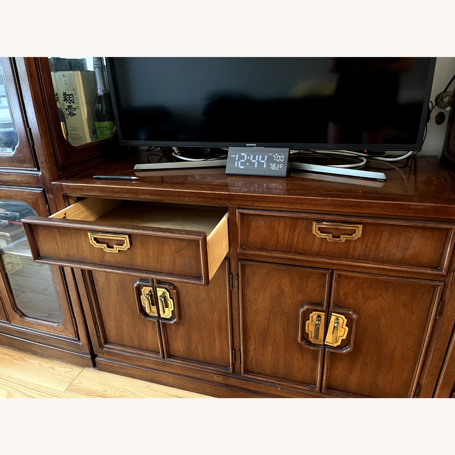 Thomasville Solid Wood 3-Piece Display Cabinet - image-5