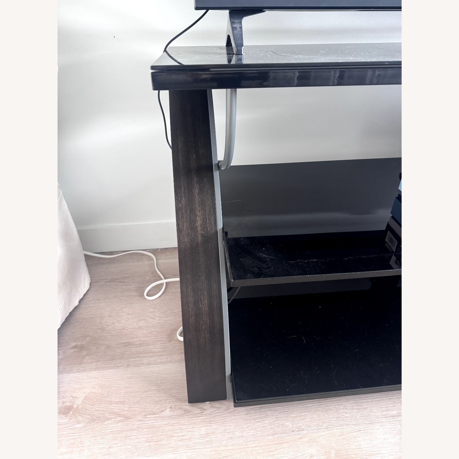 Black Glass Media Storage - image-3