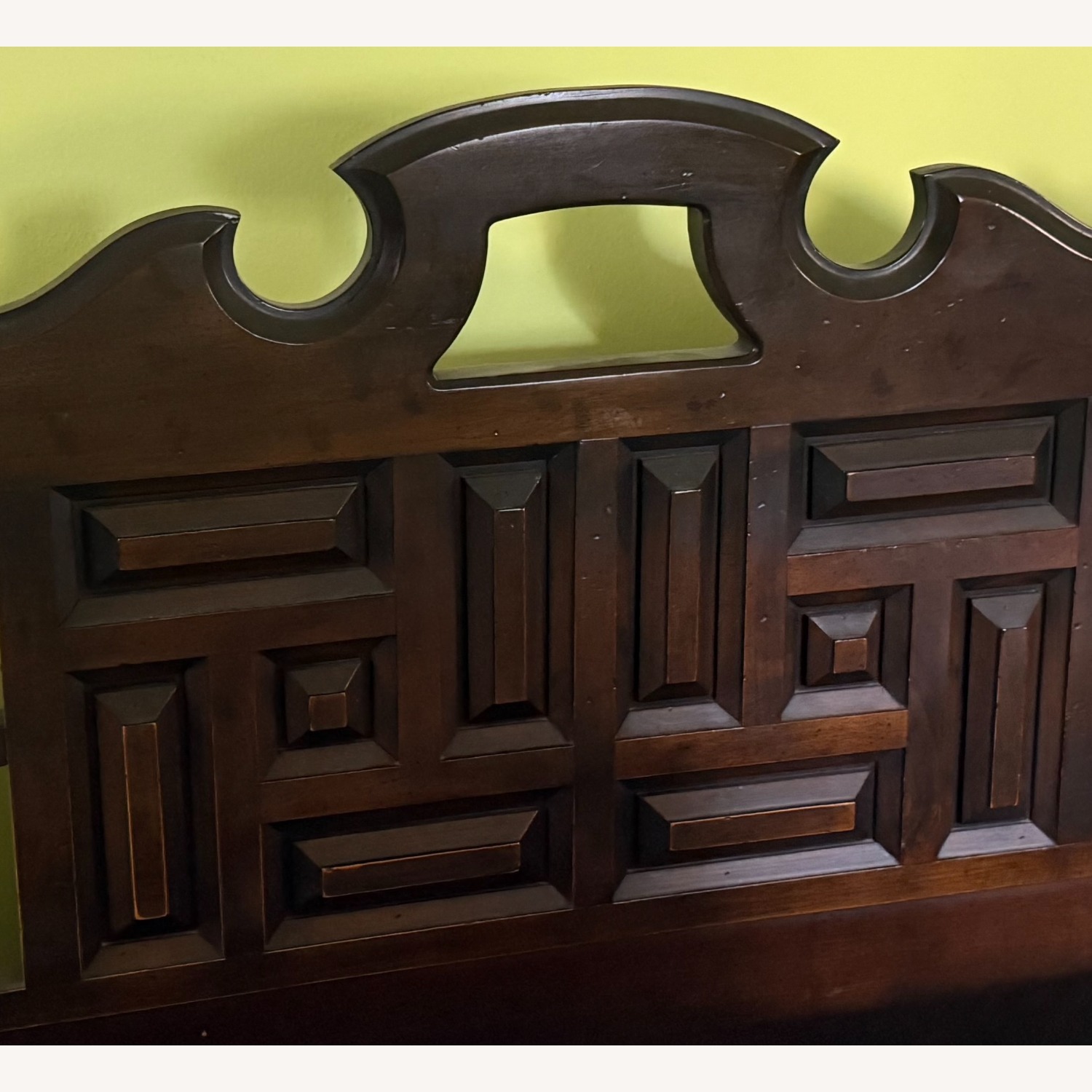 Drexel Headboard attaches to bedframe - image-4
