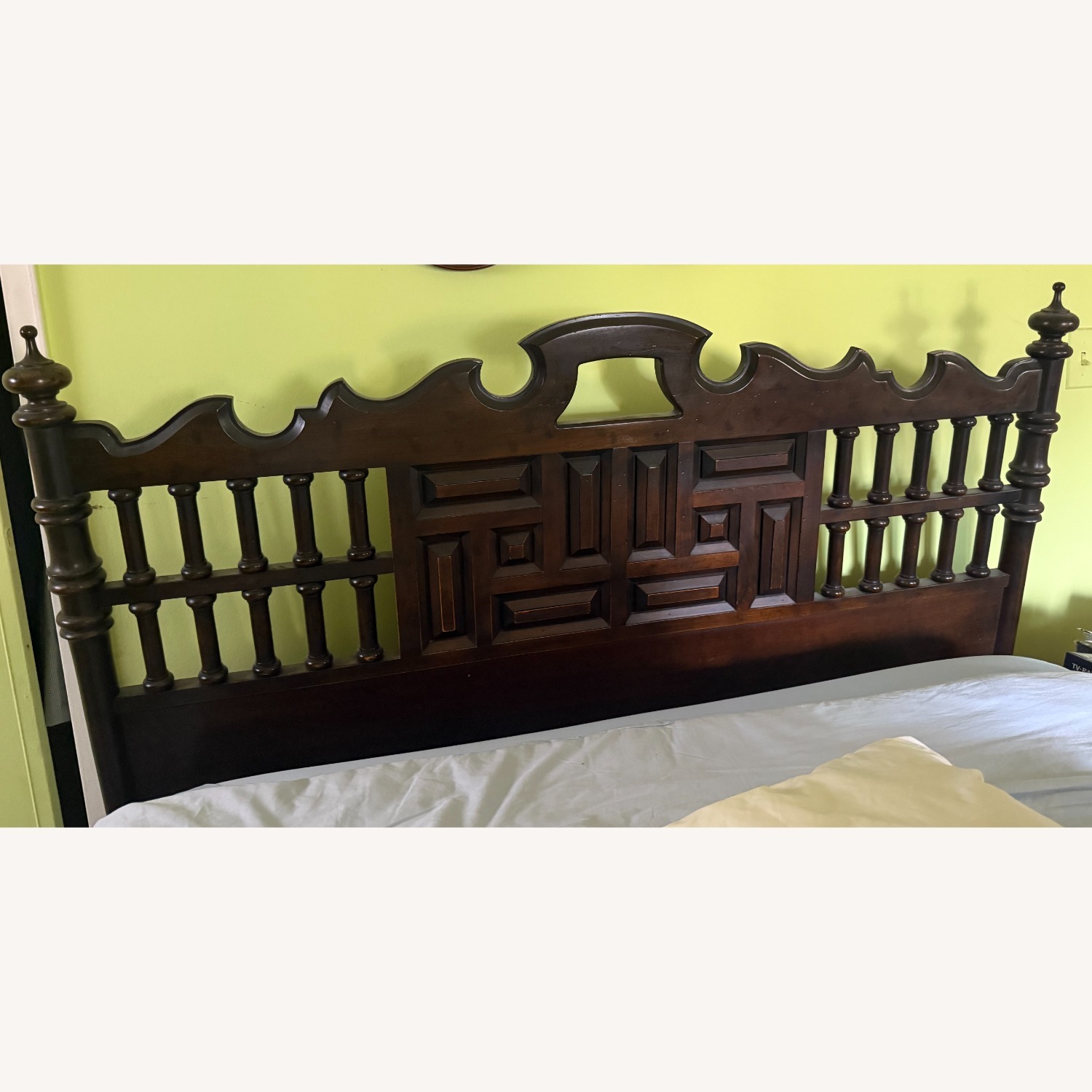 Drexel Headboard attaches to bedframe - image-3
