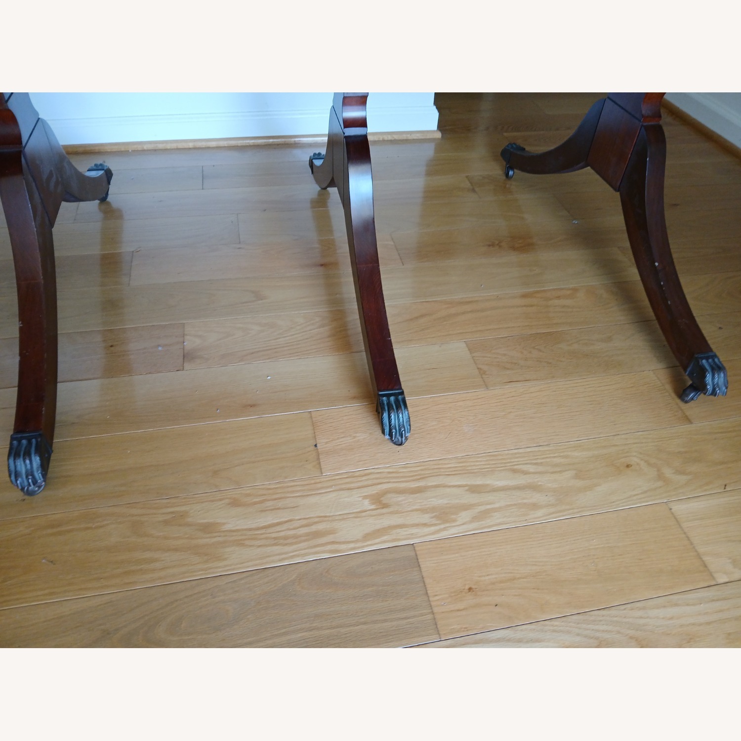 Vintage Mahogany Wood Dining Table & Chairs - image-5