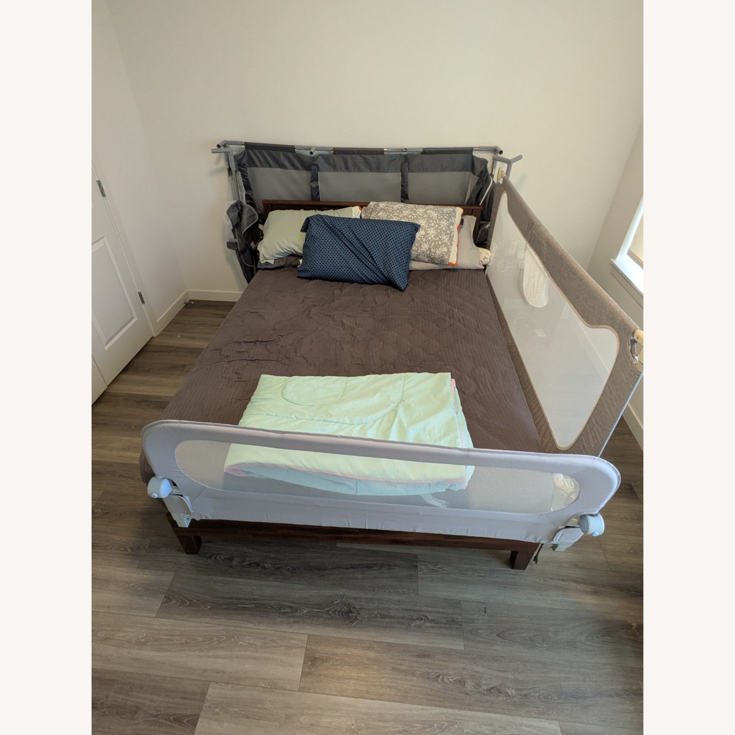 Serta Vivek Deluxe Dark Brown Wood Queen Bed - image-2