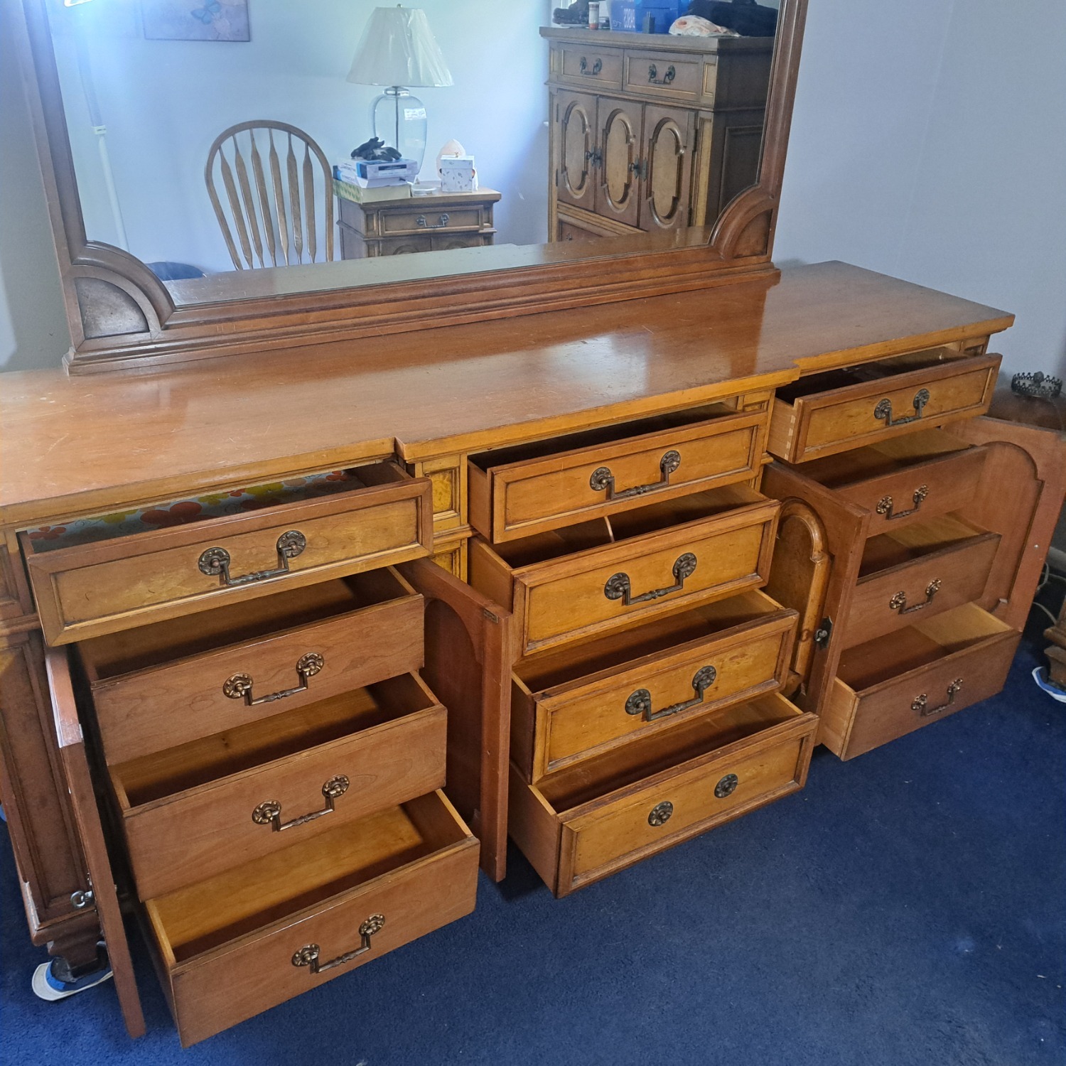 Light Brown Dresser - image-10