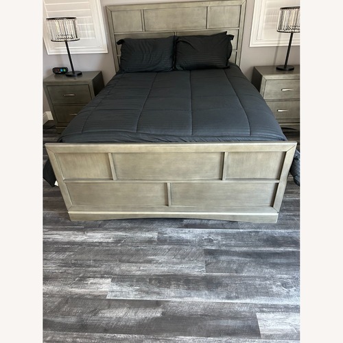 Used Wood Full Bed for sale on AptDeco