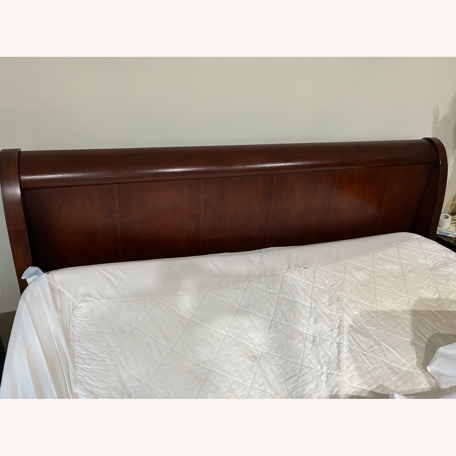 Durham Furniture Dark Brown Wood Queen Sleigh Bed - image-1
