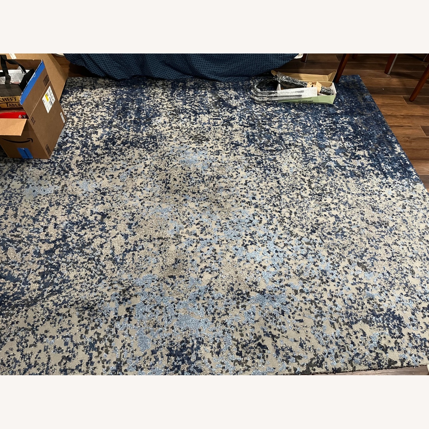 Bob's Discount Furniture Area Rug 8' x 10' - image-2