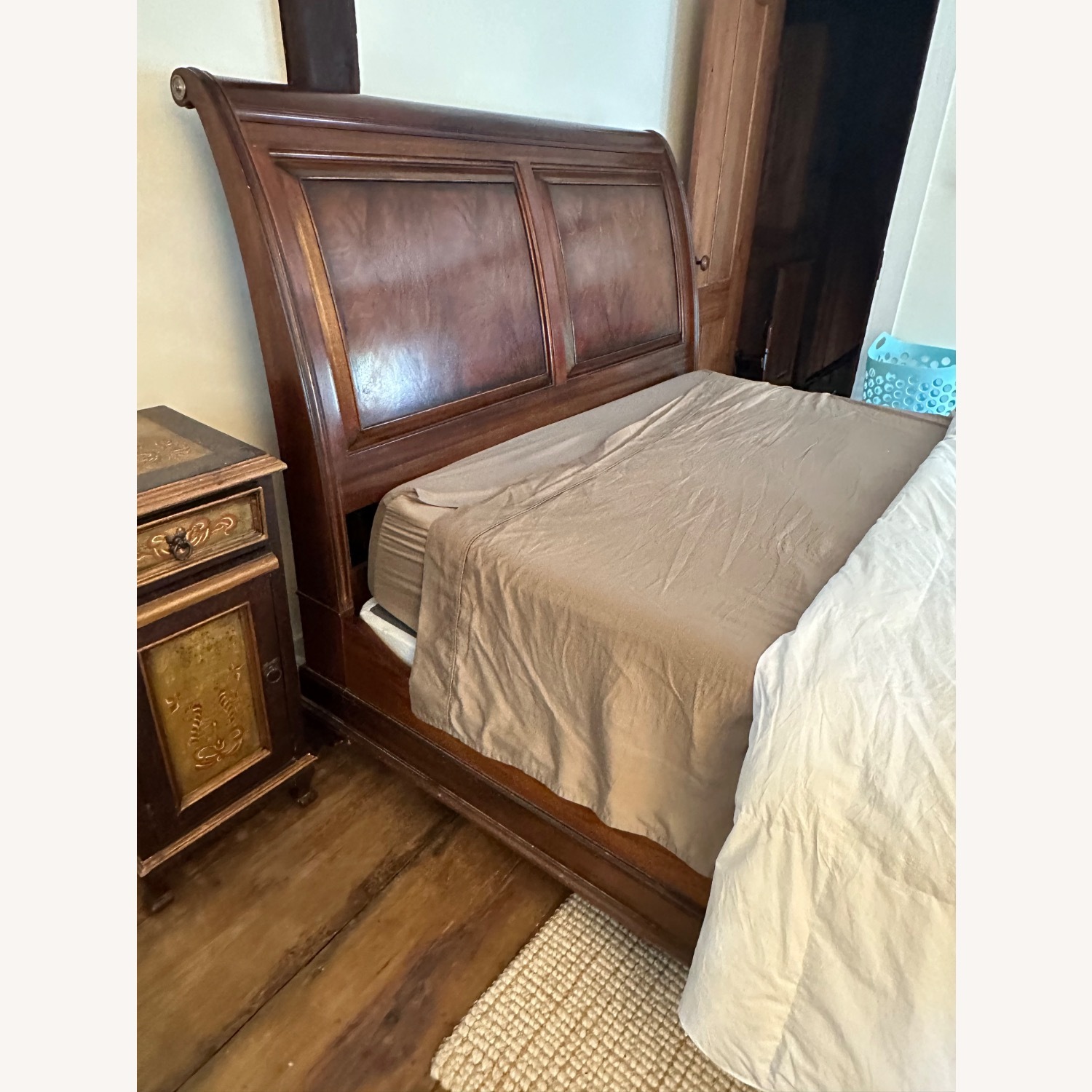 Vintage Queen Ethan Allen Newport Wood Sleigh Bed - image-13