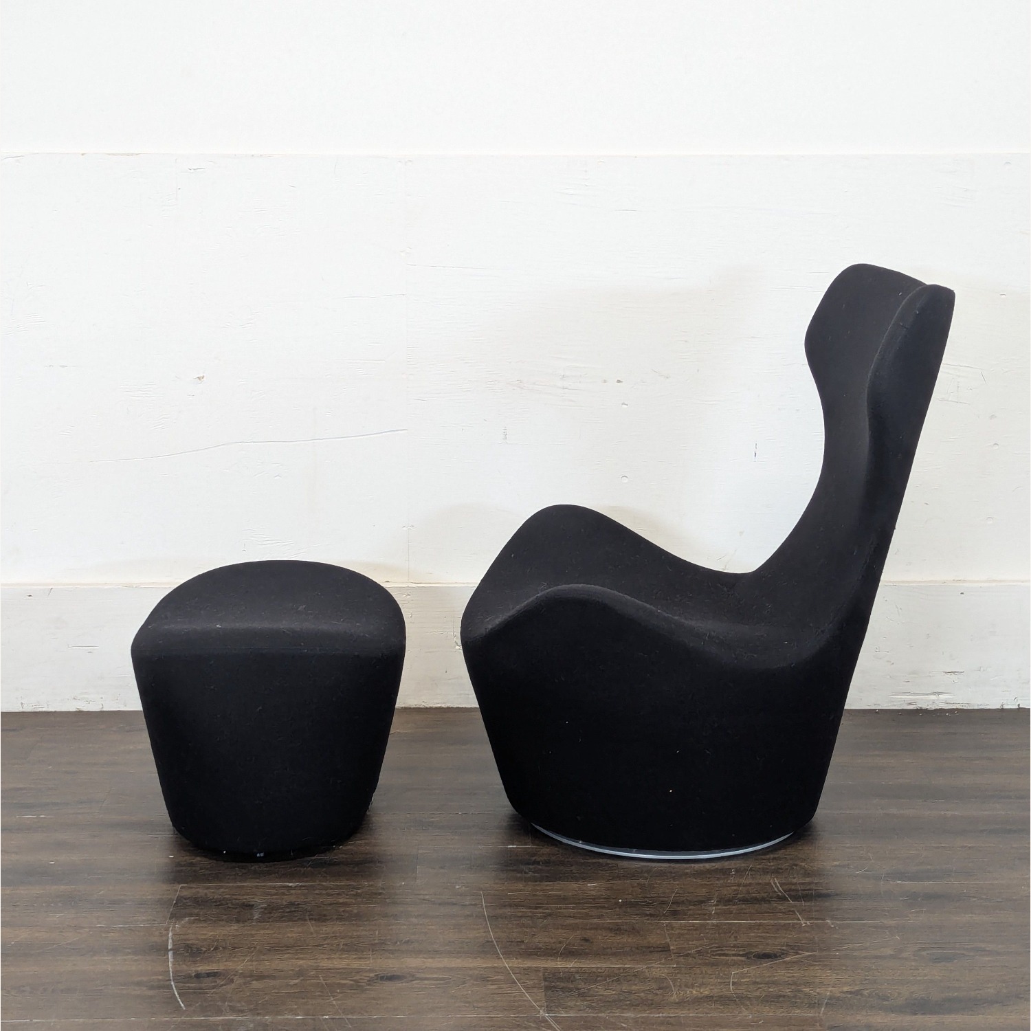 B&B Italia Grande Papilio Lounge Chair + Ottoman  - image-1