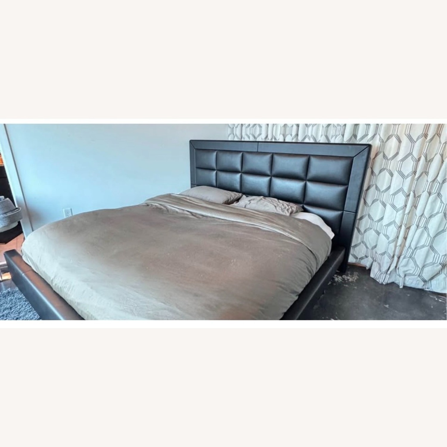 Cantoni Merit Black Leather King Bed - image-1