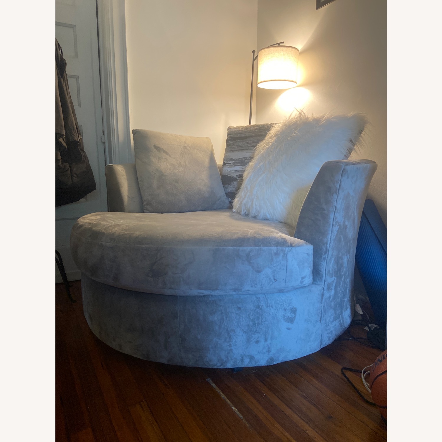 Value City Furniture Swivel Chair  - image-1
