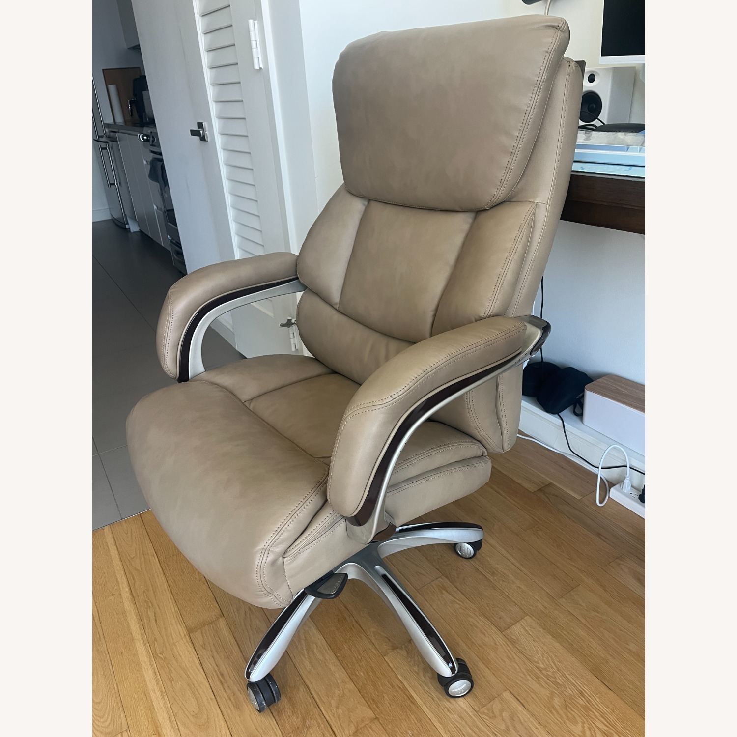 Raymour & Flanigan Adira Office Chair - image-2
