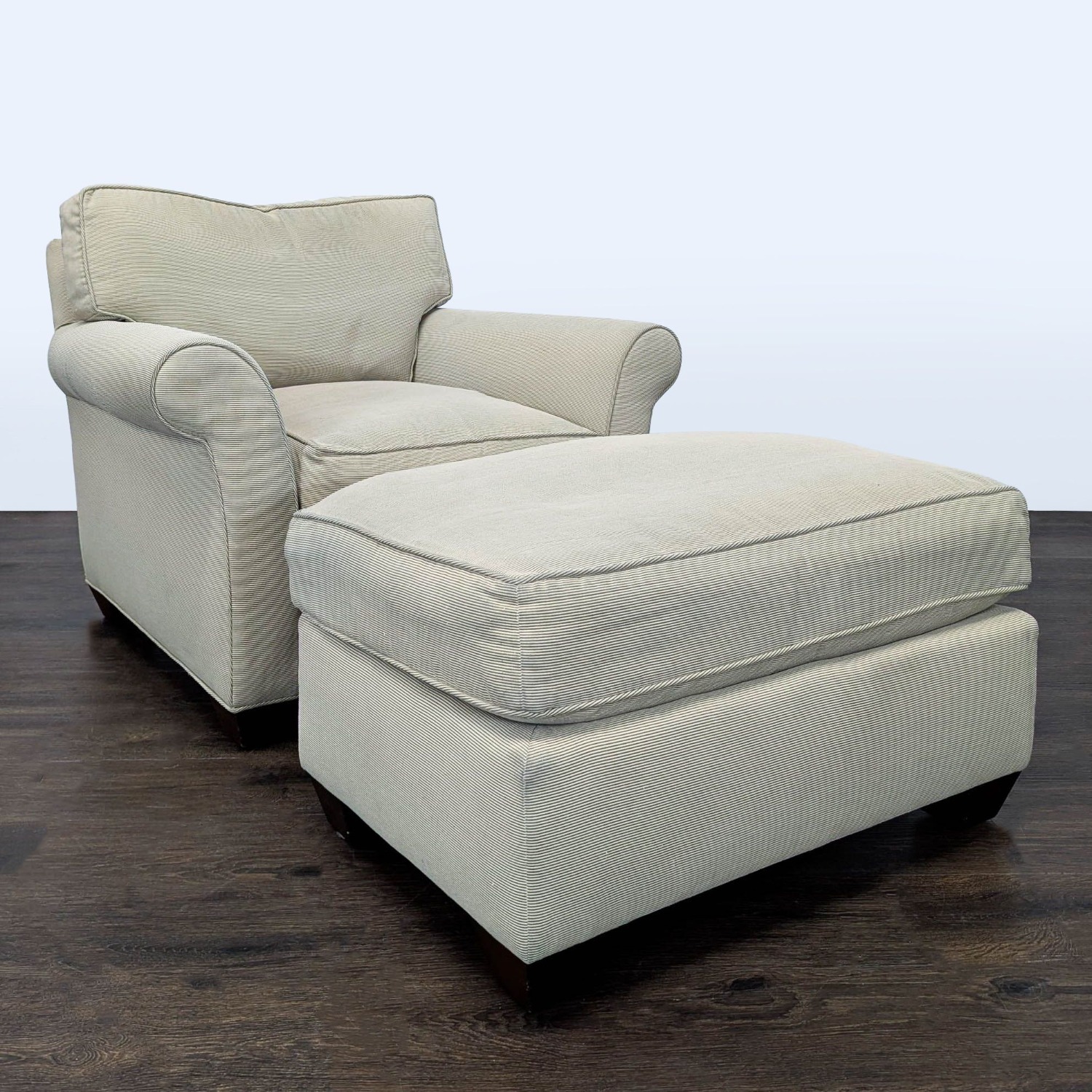 Comfy Lounge Chair with Matching Ottoman  - image-6