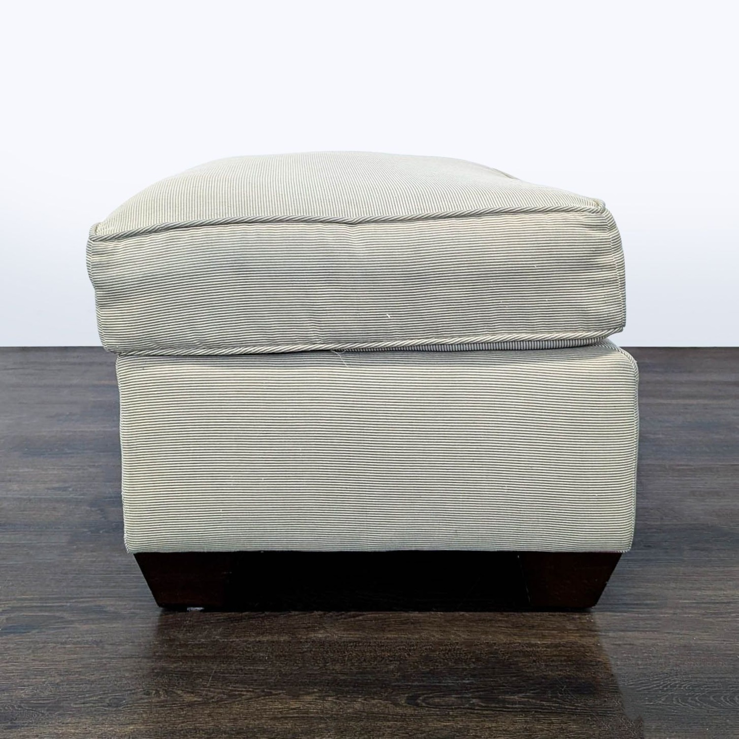 Comfy Lounge Chair with Matching Ottoman  - image-4
