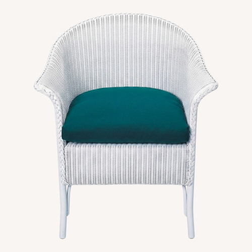 Used Lloyd Flanders White Wicker Patio Furniture for sale on AptDeco