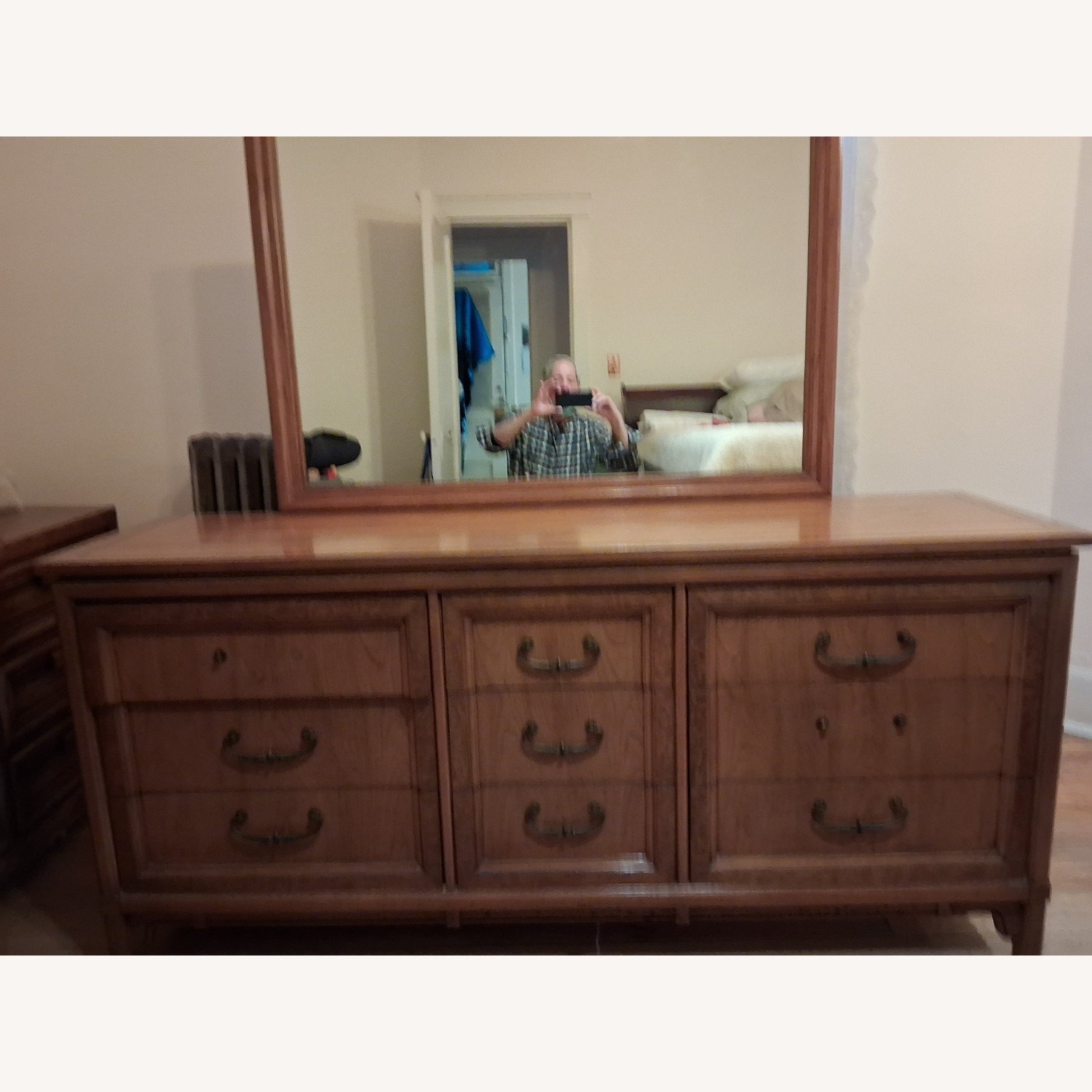  Classic Dresser with Mirror - image-1
